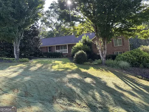 726 Wesley Cir, Toccoa, GA 30577