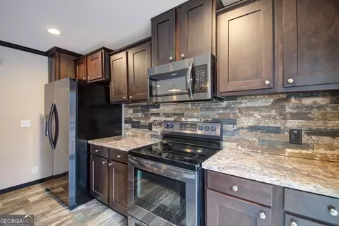 Kitchen - 257 Iris Dr, Demorest, GA 30535 photo 1 of 1