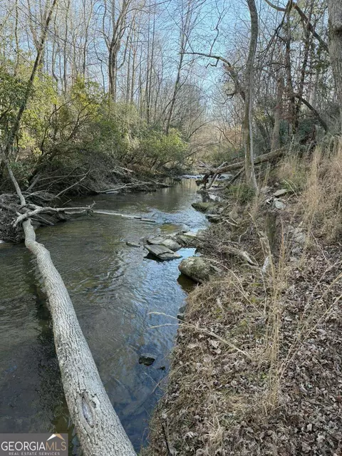 300 Burbano Creekside Lndg, Talking Rock, GA 30175