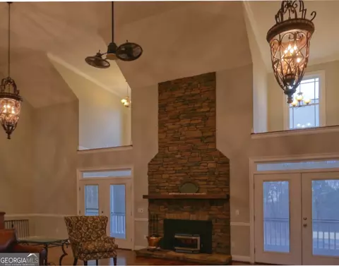Living - 735 Firetower Rd, Thomaston, GA 30286 photo 1 of 3