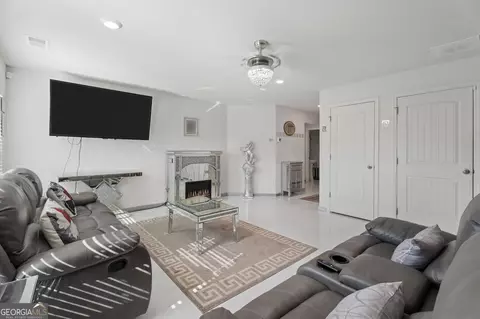 Living - 321 Kirts Rdg, Jackson, GA 30233 photo 1 of 1