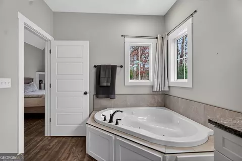 Bath - 440 448 Kimbrough Rd, Lagrange, GA 30240 photo 3 of 7
