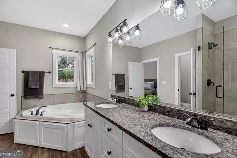 Bath - 440 448 Kimbrough Rd, Lagrange, GA 30240 photo 1 of 7