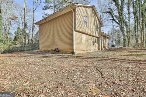 Exterior - 440 Freestone Dr, Newnan, GA 30265 photo 4 of 6