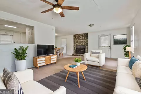 Living - 440 Freestone Dr, Newnan, GA 30265 photo 2 of 10