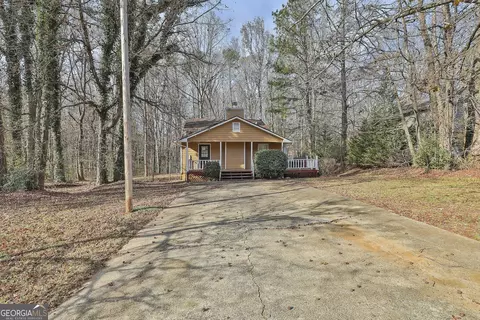 Exterior - 440 Freestone Dr, Newnan, GA 30265 photo 6 of 6