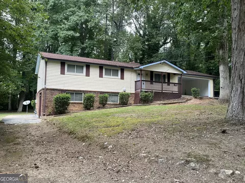 2069 Swan Ct, Riverdale, GA 30296