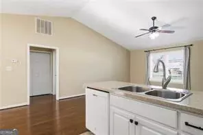 Entry Way - 3013 Bentley Park Cir, Gainesville, GA 30504 photo 5 of 8