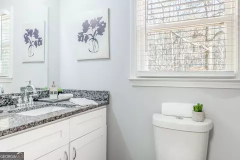 Bath - 280 Pine Tree Ln, Mcdonough, GA 30252 photo 3 of 4