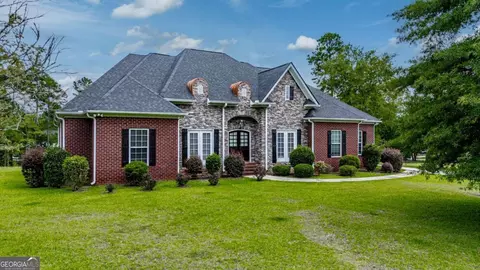 330 Greystone Dr, Milledgeville, GA 31061