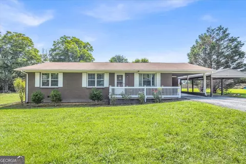 129 Green Meadow Ln, Calhoun, GA 30701