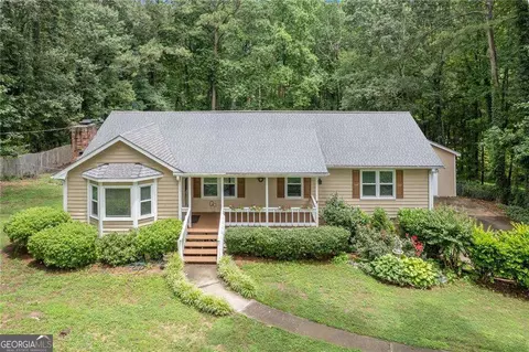 1904 Britt Dr, Snellville, GA 30078