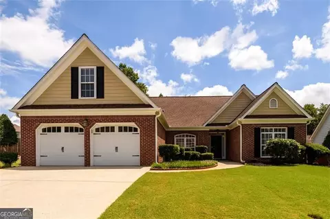 900 Downyshire Dr, Lawrenceville, GA 30044