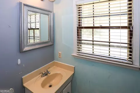 Bath - 3462 Fairview Rd, Covington, GA 30016 photo 5 of 7