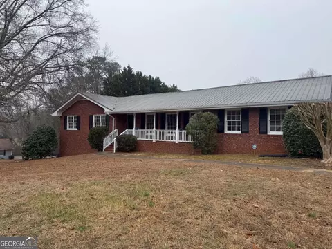 421 N 5th Ave, Winder, GA 30680