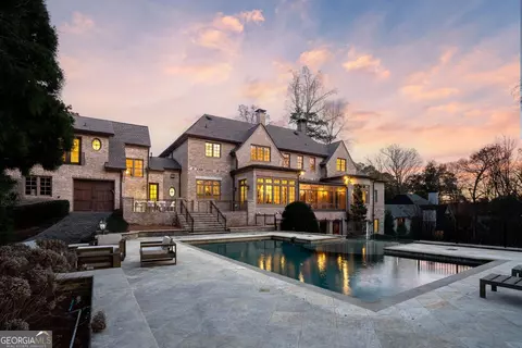 4076 Glen Devon Dr NW, Atlanta, GA 30327