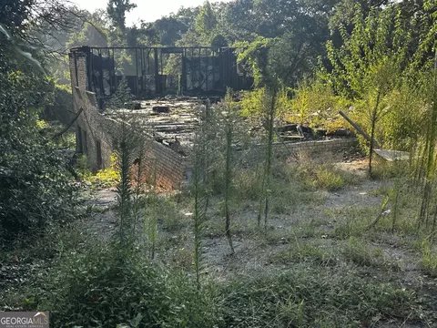 2811 Palm Dr, East Point, GA 30344