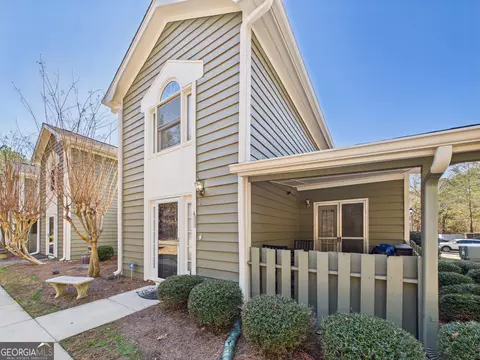 Exterior - 472 River Pointe Dr, Macon, GA 31211 photo 1 of 2
