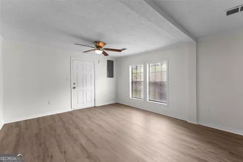 Living - 217 Jefferson St, Lagrange, GA 30240 photo 3 of 4