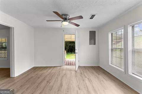Living - 217 Jefferson St, Lagrange, GA 30240 photo 1 of 4