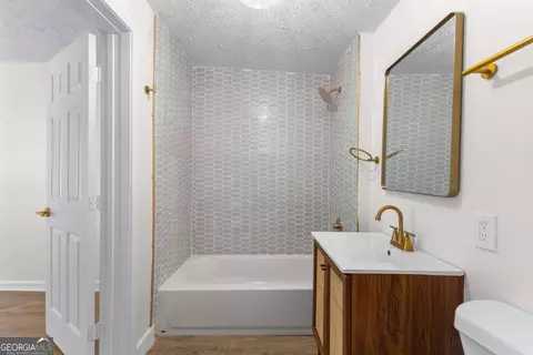 Bath - 217 Jefferson St, Lagrange, GA 30240 photo 2 of 3