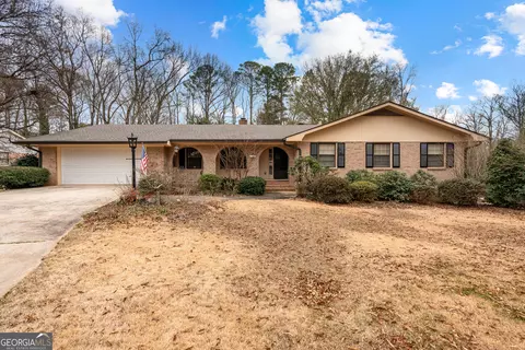 1080 Wedgewood Dr, Fayetteville, GA 30214