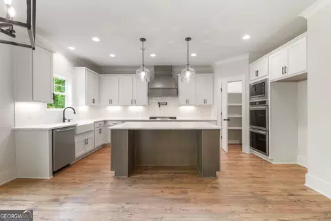 Kitchen - 461 Spring Creek Dr, Monroe, GA 30655 photo 2 of 4