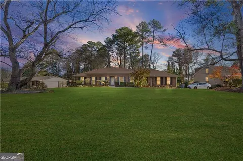 724 Rebecca St NW, Lilburn, GA 30047