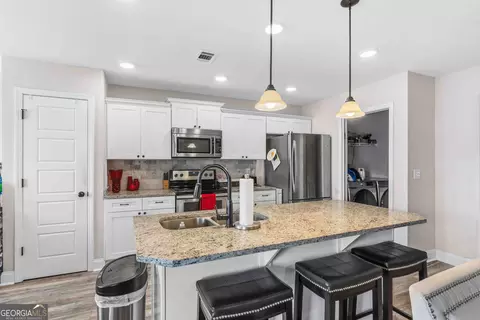 Kitchen - 104 Kathryn Pl, Centerville, GA 31028 photo 5 of 6