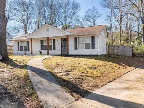 1252 Lakeview Dr NW, Conyers, GA 30012