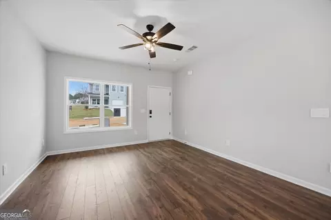 Living - 2 Morningside Ct, Thomaston, GA 30286 photo 2 of 2