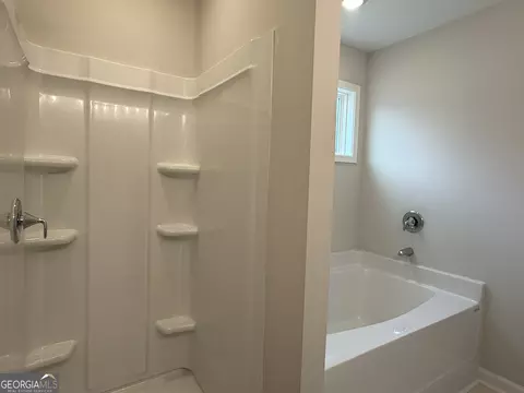 Bath - 2 Morningside Ct, Thomaston, GA 30286 photo 4 of 15