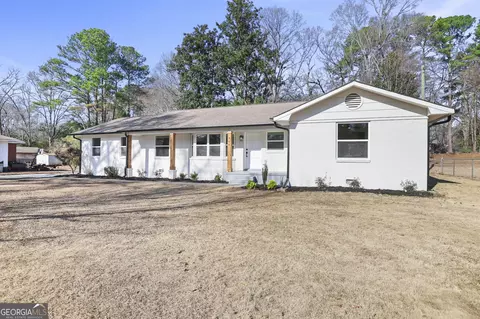 404 Taliaferro Dr, Hogansville, GA 30230