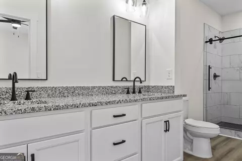 Bath - 1113 Cornwall Dr, Madison, GA 30650 photo 1 of 2