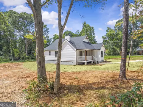 Exterior - 1113 Cornwall Dr, Madison, GA 30650 photo 6 of 7