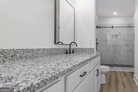 Bath - 1113 Cornwall Dr, Madison, GA 30650 photo 2 of 2