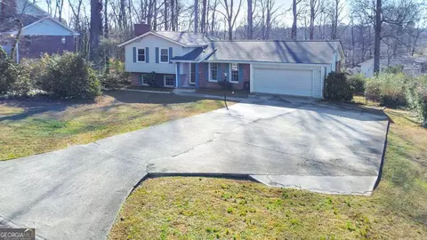 2846 Summit Ridge Dr, Marietta, GA 30066