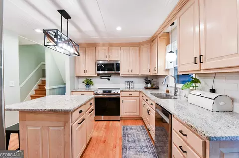 Kitchen - 93 Deerfield Rd, Covington, GA 30014 photo 4 of 6