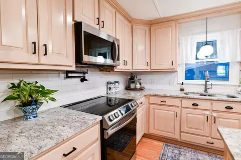 Kitchen - 93 Deerfield Rd, Covington, GA 30014 photo 6 of 6