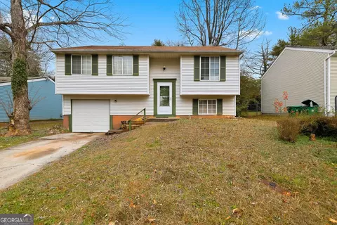 5312 Tracey Dr, Stone Mountain, GA 30088