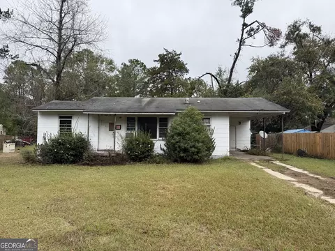 822 Stillwater Dr, Valdosta, GA 31601