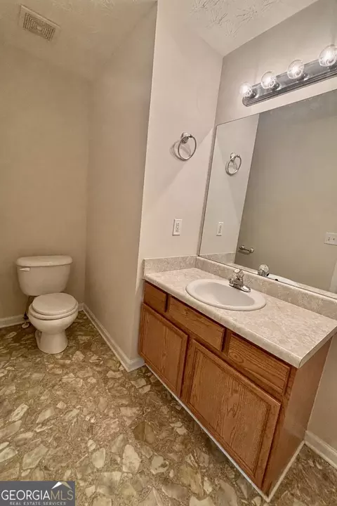 Bath - 141 Mabry Rd, Jackson, GA 30233 photo 1 of 4