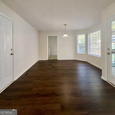 Dining - 141 Mabry Rd, Jackson, GA 30233 photo 2 of 2