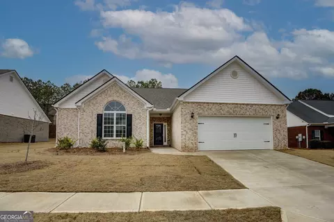 853 Crossroads Ct, Social Circle, GA 30025