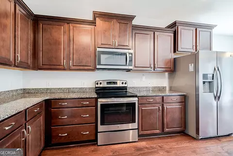 Kitchen - 11 Marshland Pt, Pooler, GA 31322 photo 2 of 2