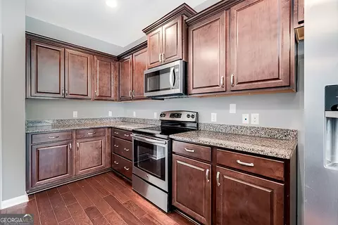 Kitchen - 11 Marshland Pt, Pooler, GA 31322 photo 1 of 2