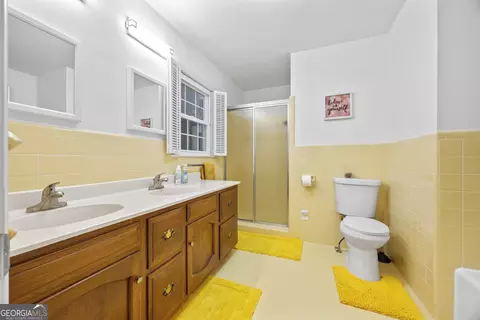 Bath - 200 Mcguirts Bridge Rd, Covington, GA 30014 photo 7 of 10