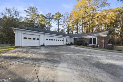 Exterior - 200 Mcguirts Bridge Rd, Covington, GA 30014 photo 5 of 22