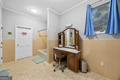 Bath - 200 Mcguirts Bridge Rd, Covington, GA 30014 photo 1 of 10