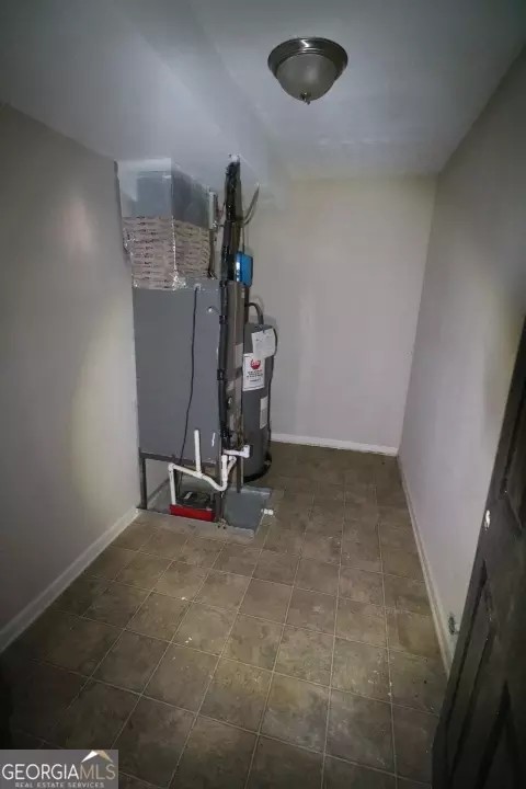Entry Way - 203 Shawnee Dr, Lagrange, GA 30240 photo 3 of 3